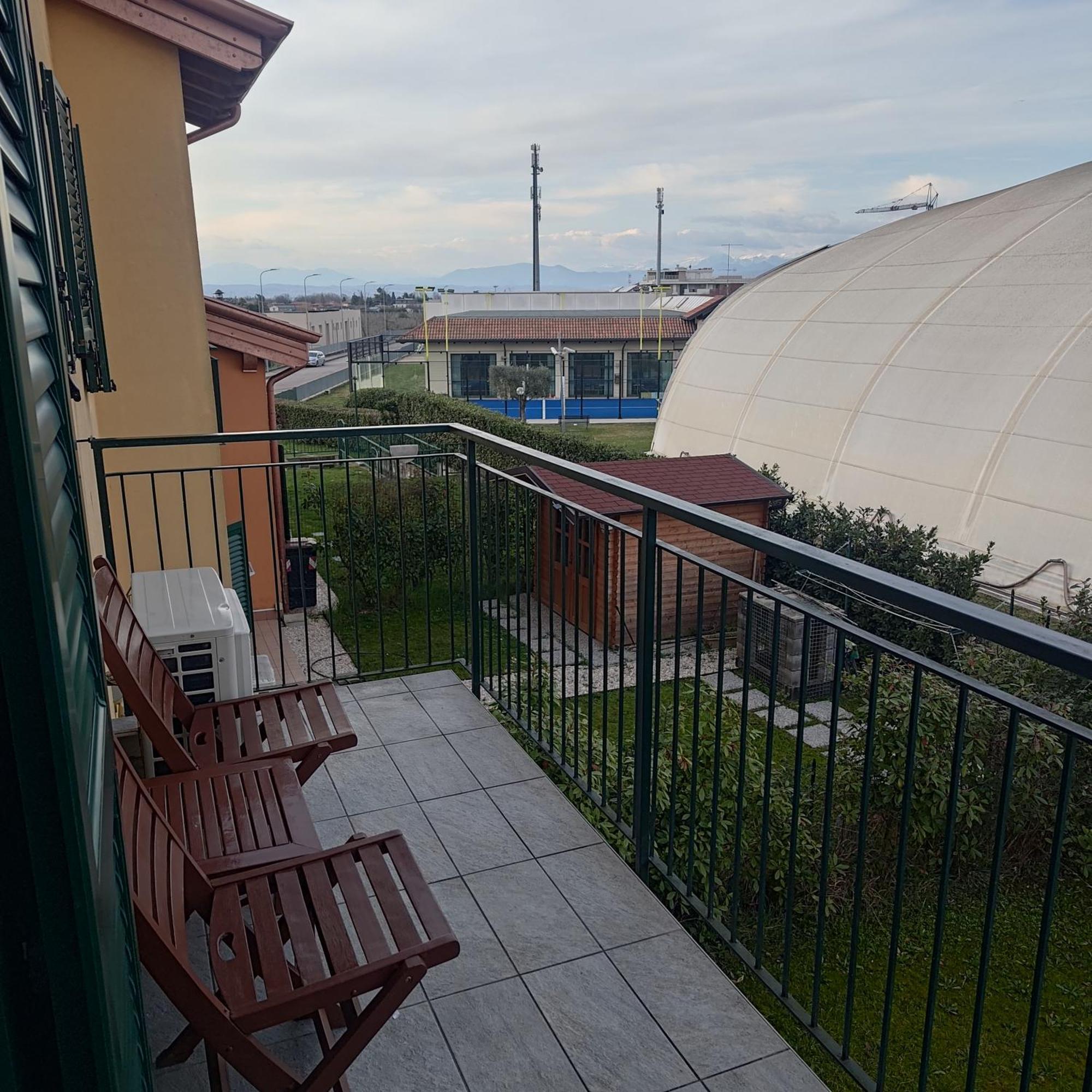 Peschiera Appartamenti Vacanze Peschiera del Garda Zimmer foto
