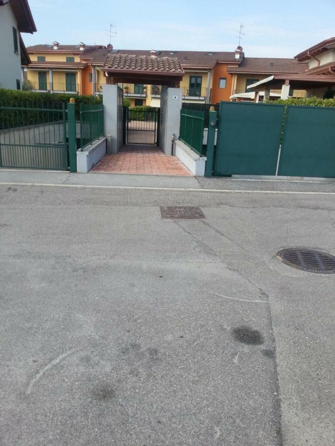 Peschiera Appartamenti Vacanze Peschiera del Garda Exterior foto